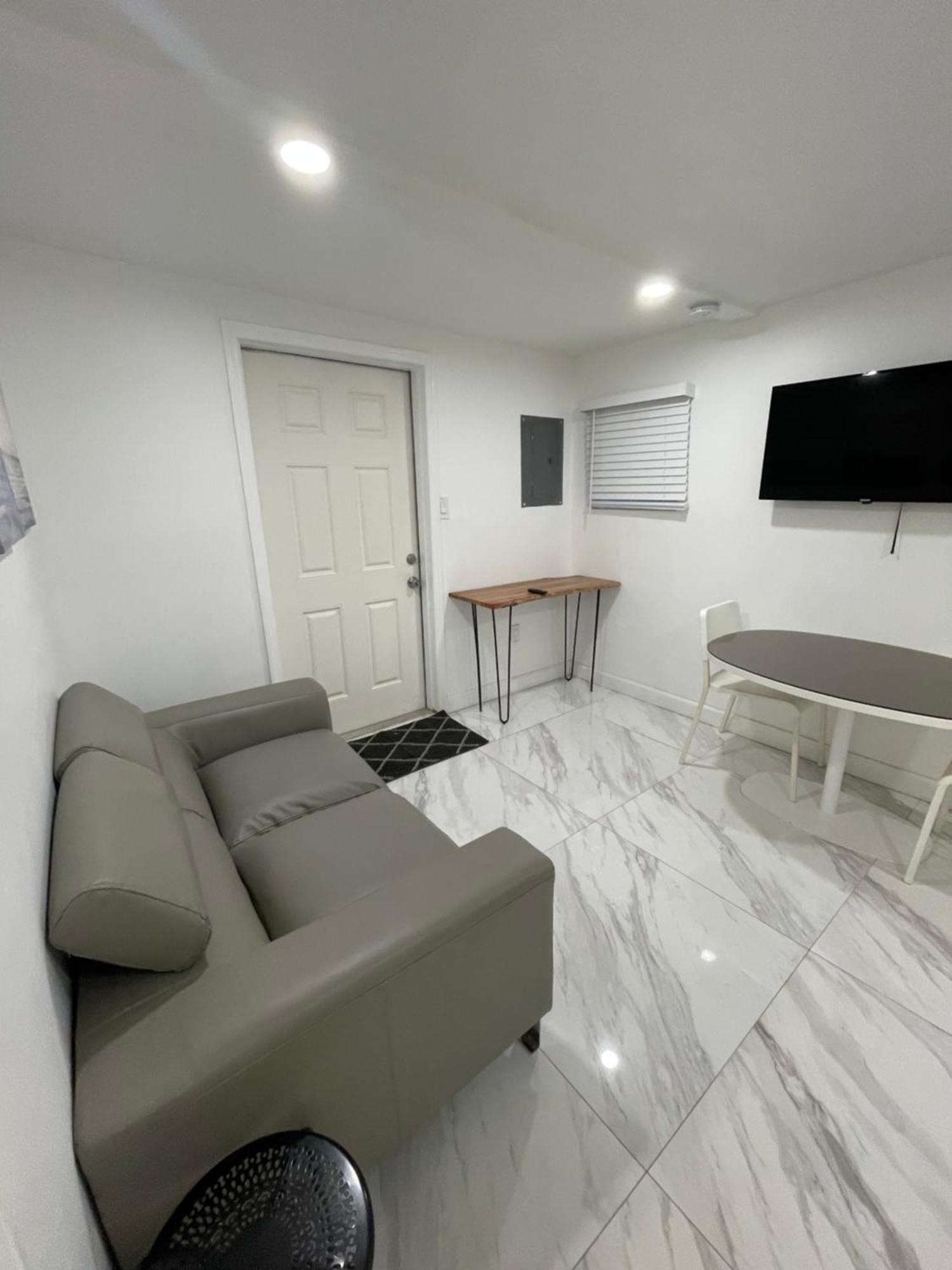 Downtown Ftl Apartments On The River Fort Lauderdale Bagian luar foto