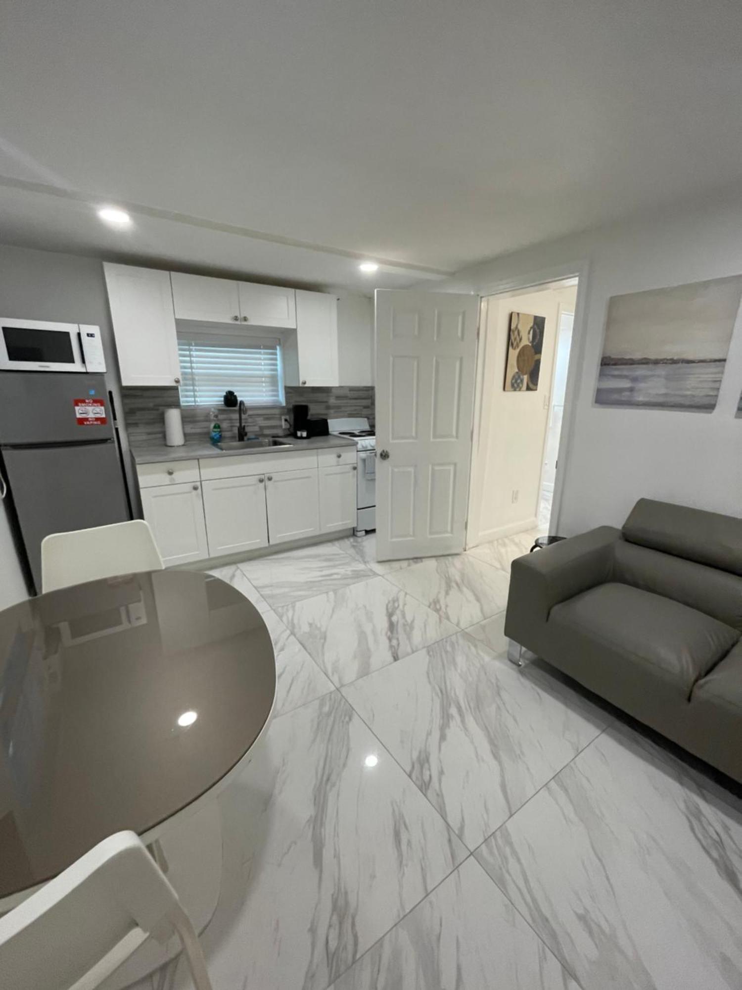 Downtown Ftl Apartments On The River Fort Lauderdale Bagian luar foto