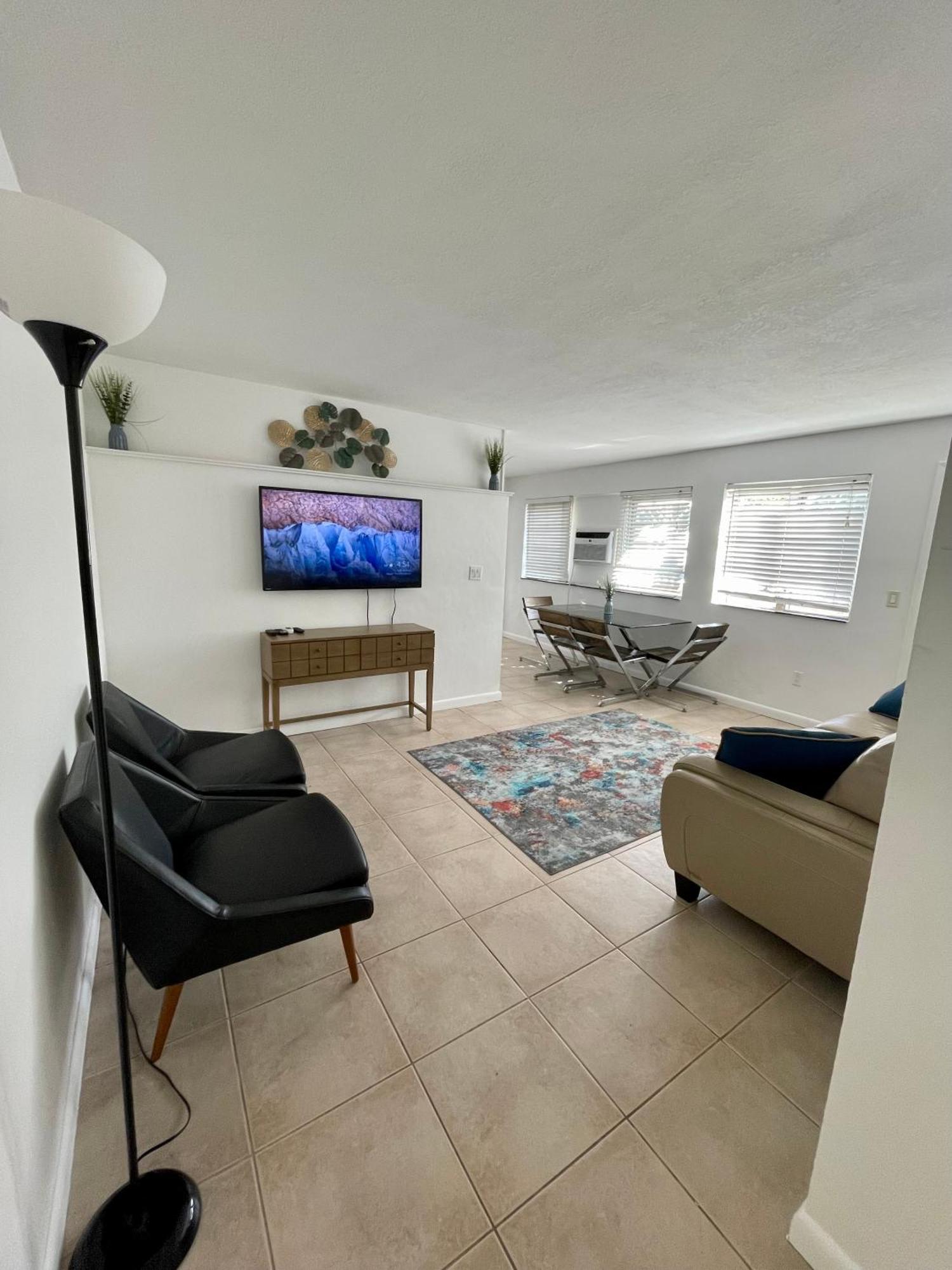 Downtown Ftl Apartments On The River Fort Lauderdale Bagian luar foto